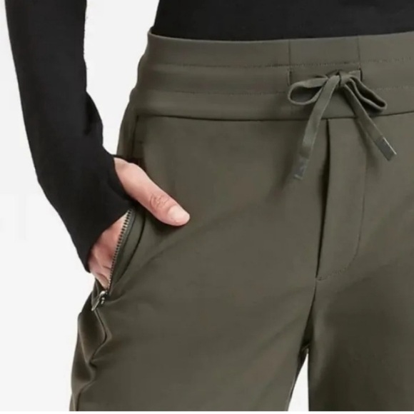 Athleta Headlands Hybrid Trek Jogger Aspen Green - Size 14 - Picture 3 of 13